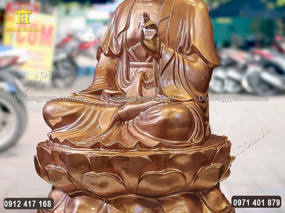 Từng họa tiết hoa văn được chạm khắc sắc n&eacute;t, tinh tế v&agrave; tỉ mỉ